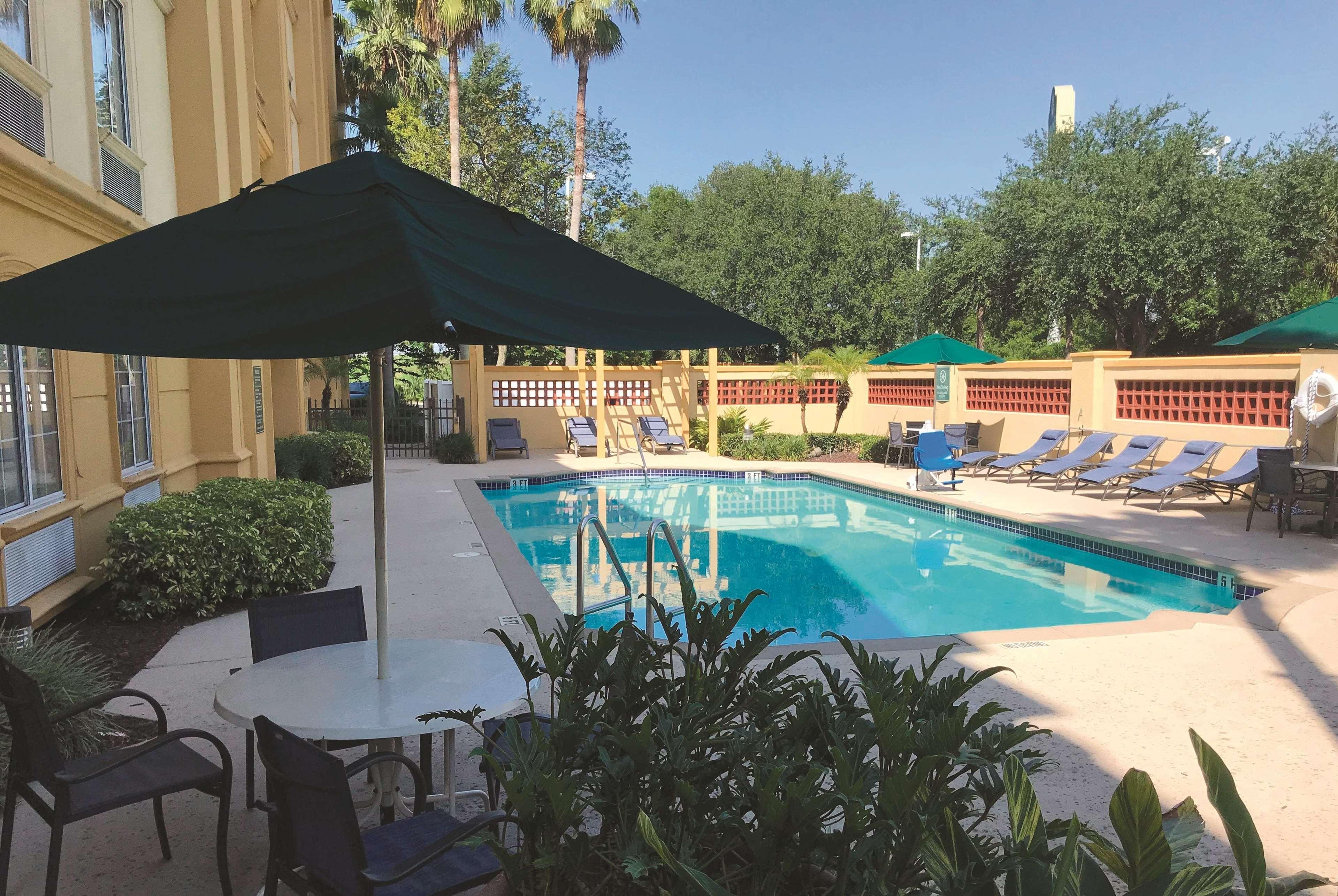 La Quinta By Wyndham Tampa Brandon Regency Park Hotel Eksteriør billede